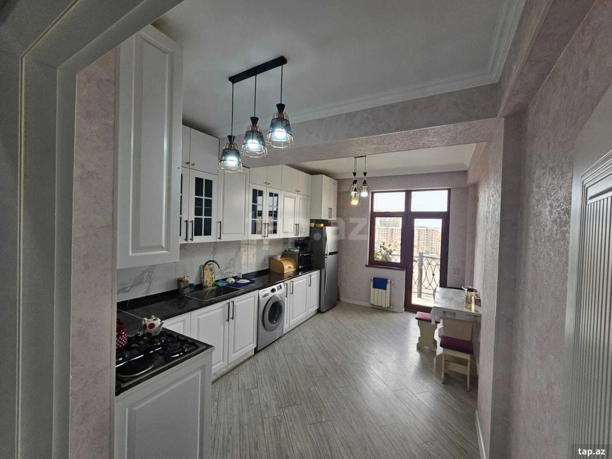 Satılır 3 otaqlı yeni tikili 130 m²