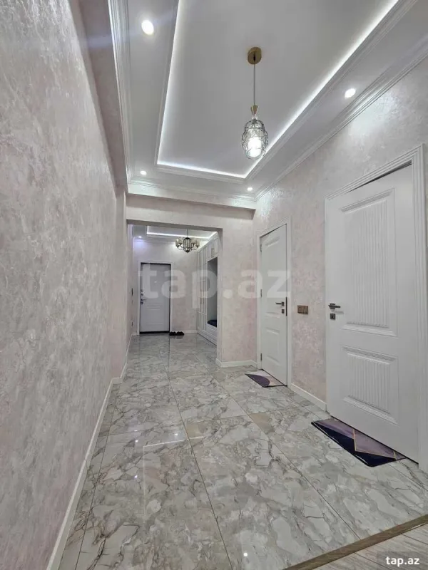 Satılır 3 otaqlı yeni tikili 130 m²