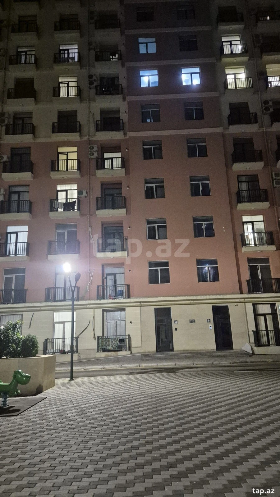 Kirayə verilir 2 otaqlı yeni tikili 77 m²