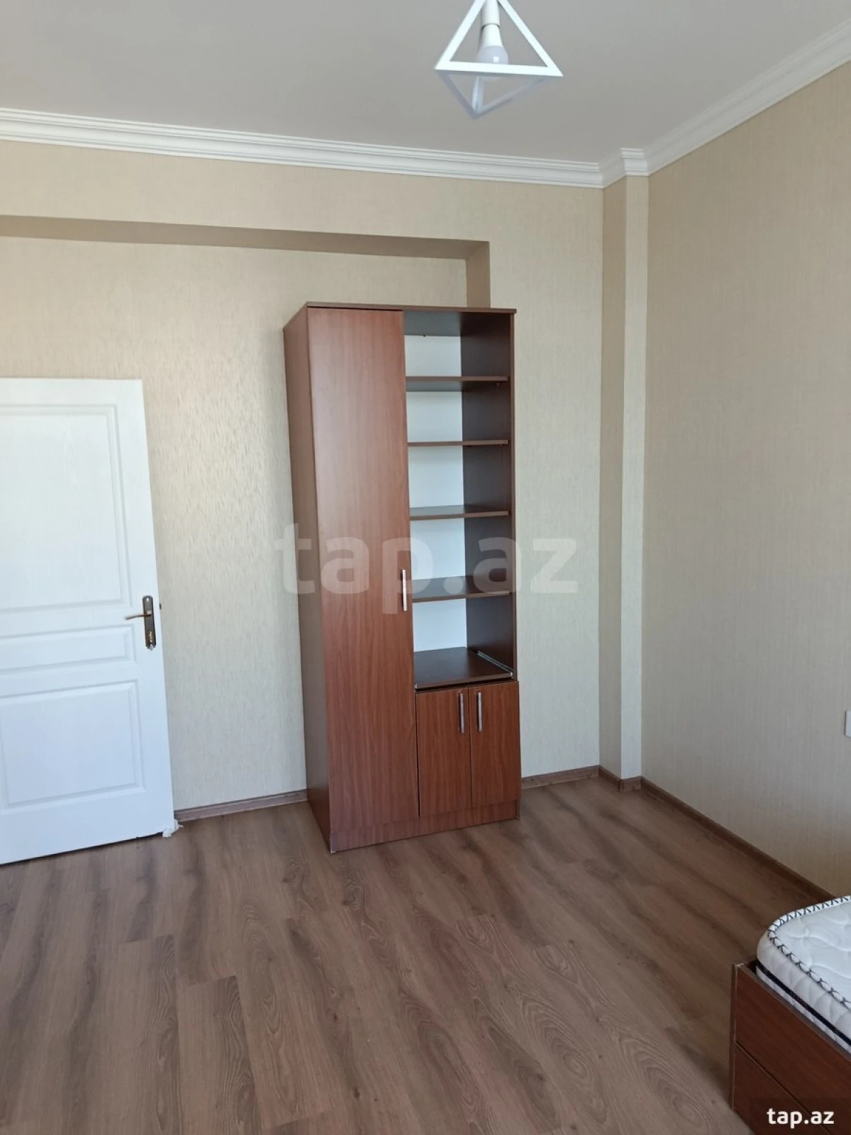 Kirayə verilir 4 otaqlı yeni tikili 110 m²