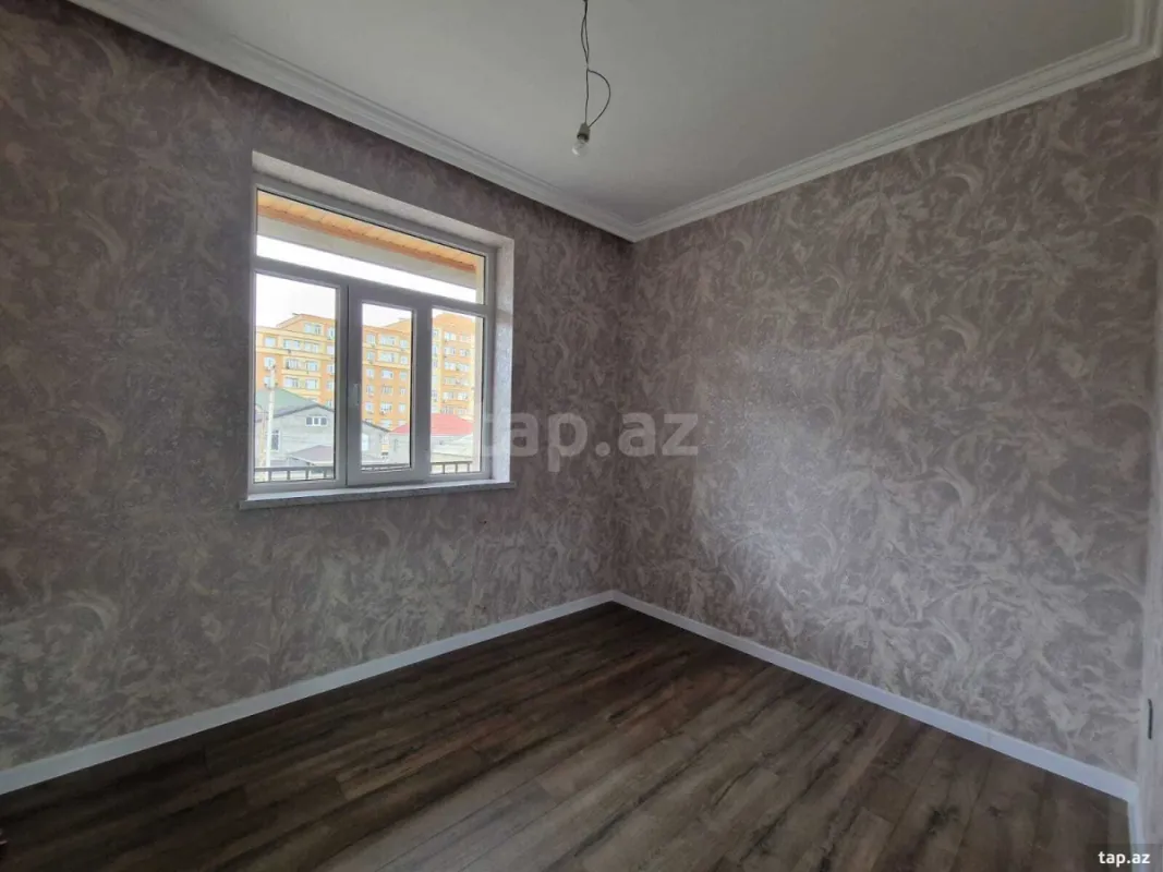 Satılır 5 otaqlı həyət evi