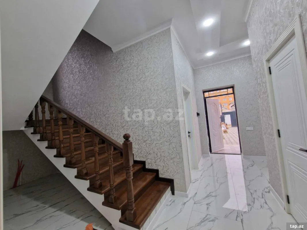 Satılır 5 otaqlı həyət evi