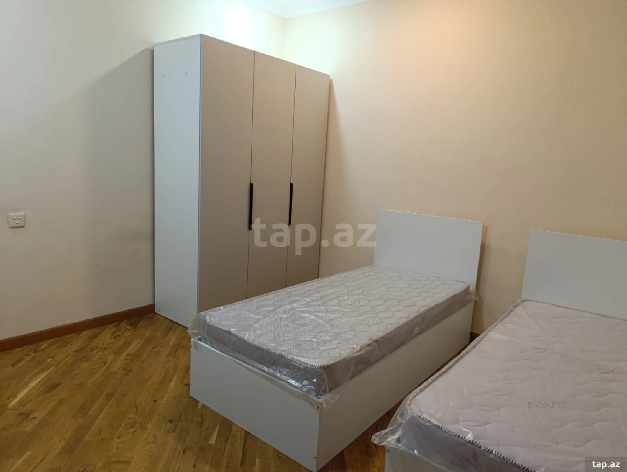 Kirayə verilir 3 otaqlı yeni tikili 130 m²