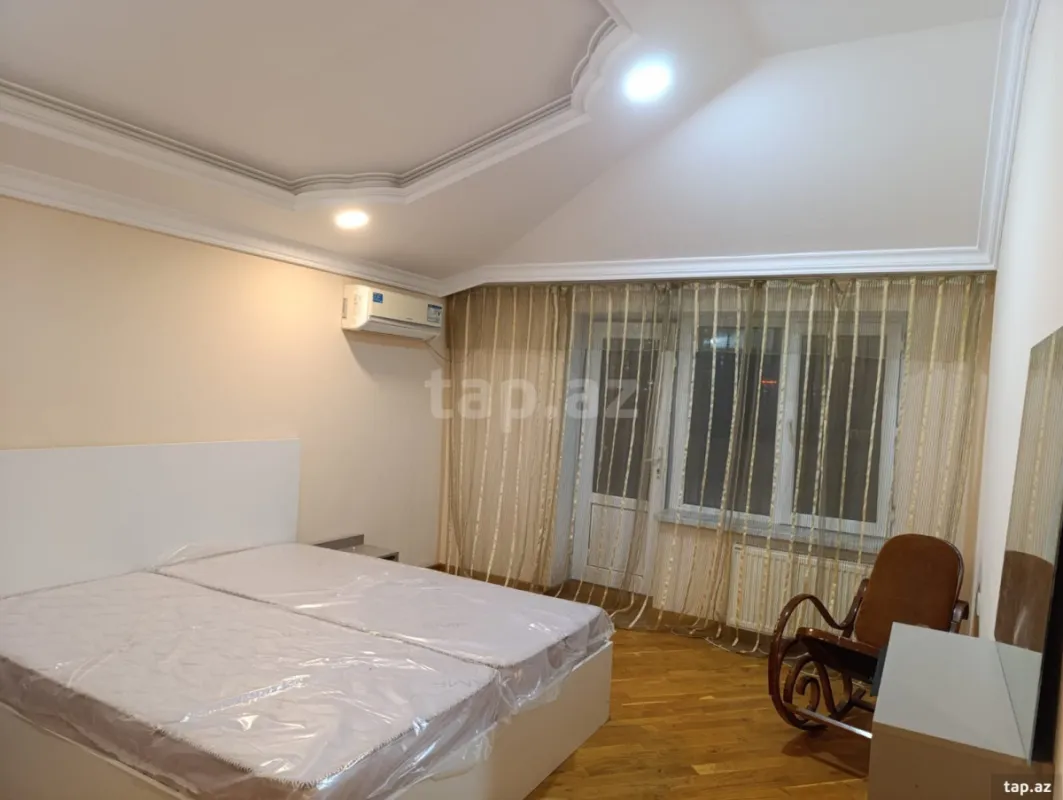 Kirayə verilir 3 otaqlı yeni tikili 130 m²