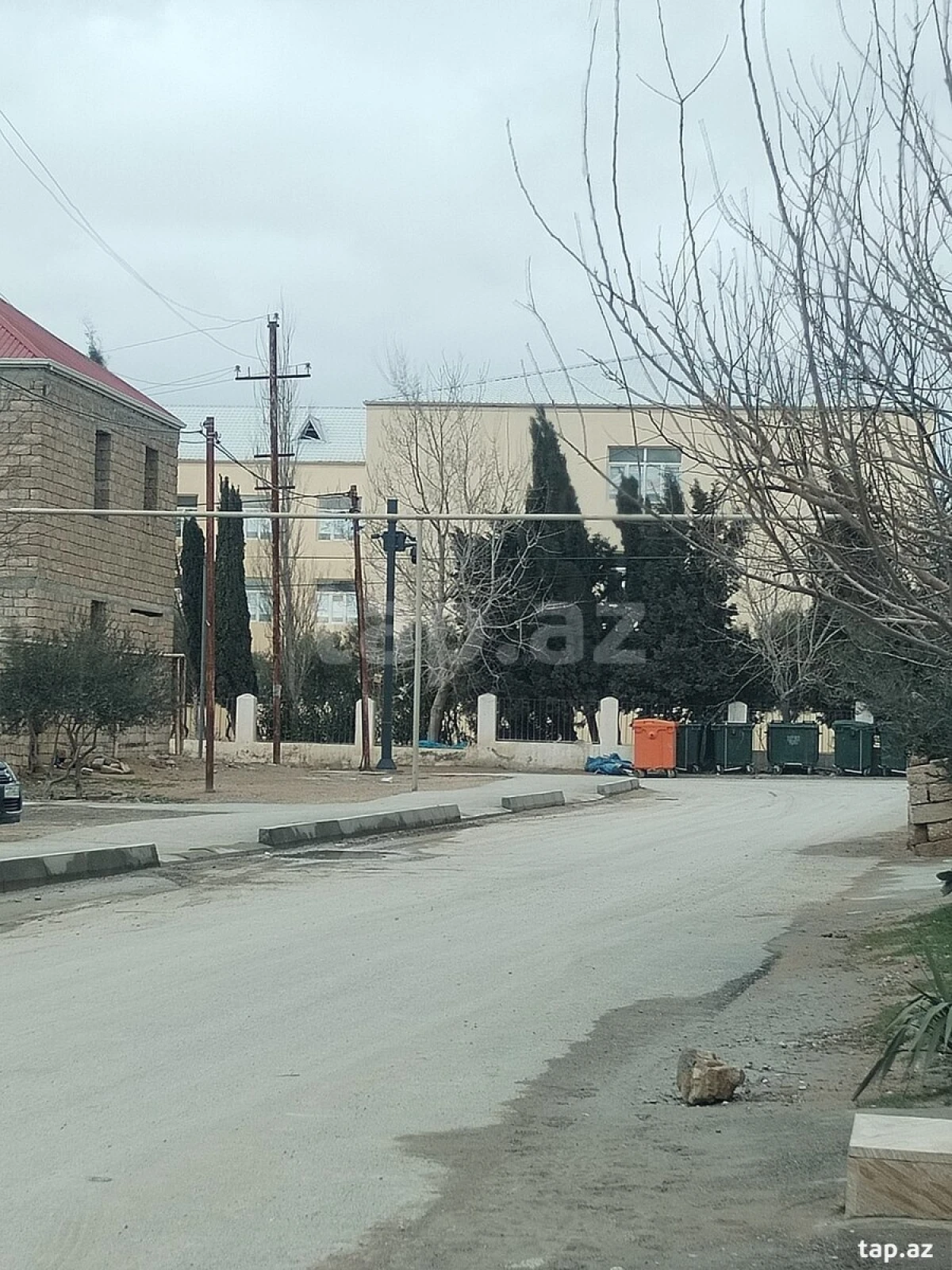 Satılır 3 otaqlı həyət evi