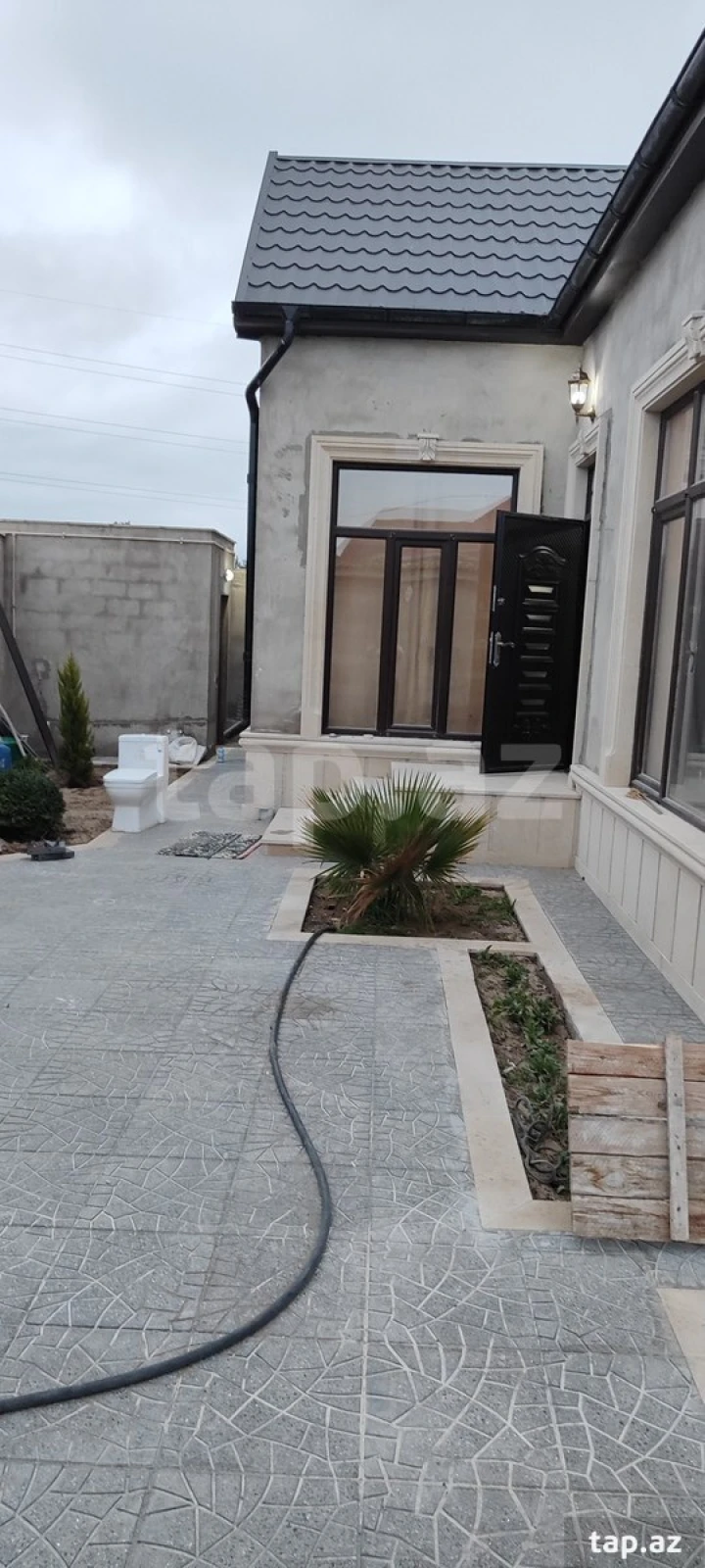 Satılır 5 otaqlı həyət evi