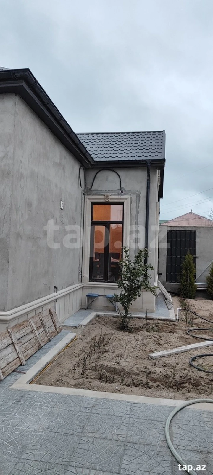 Satılır 5 otaqlı həyət evi