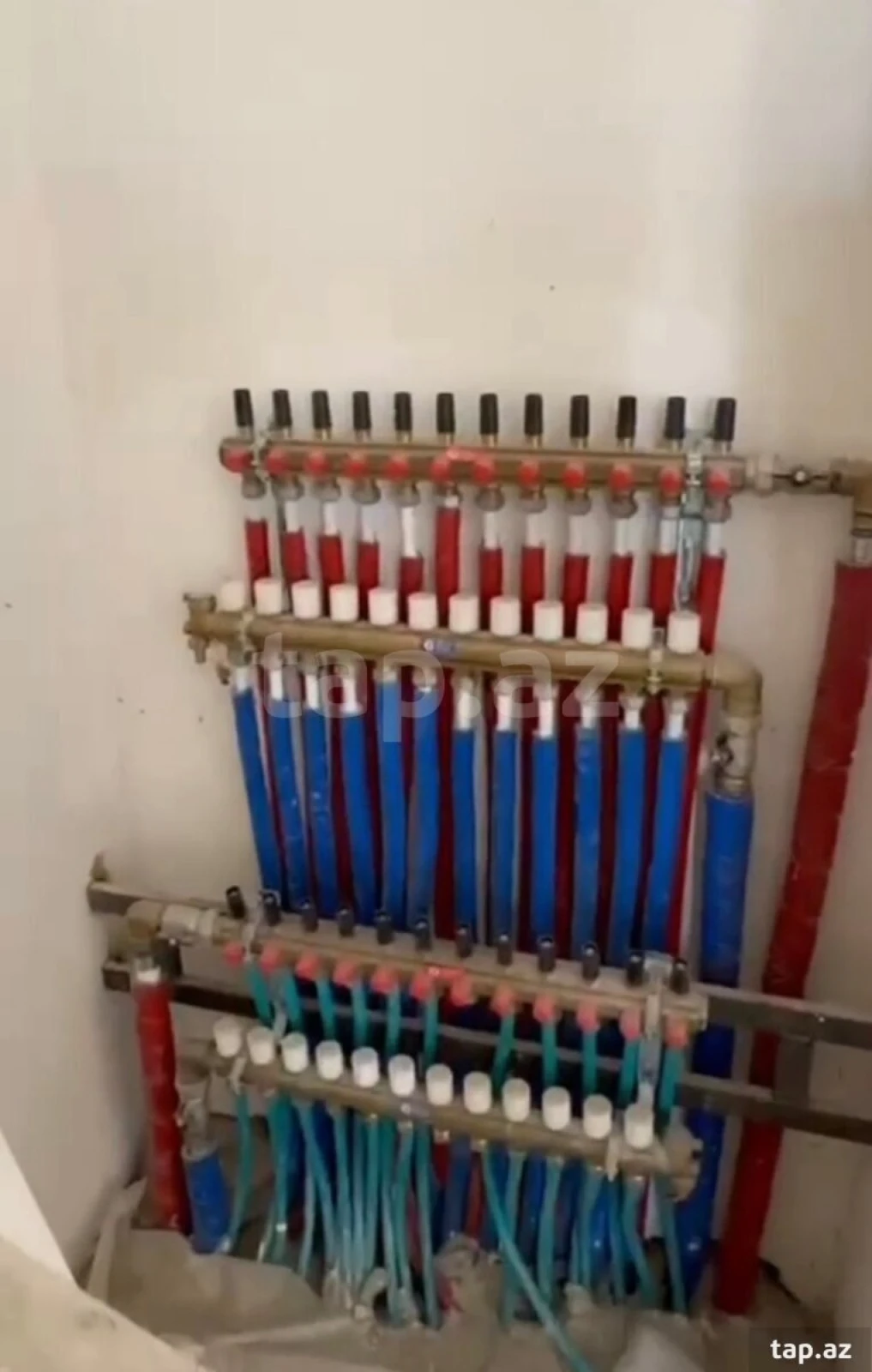 Satılır 12 otaqlı həyət evi 600 m²