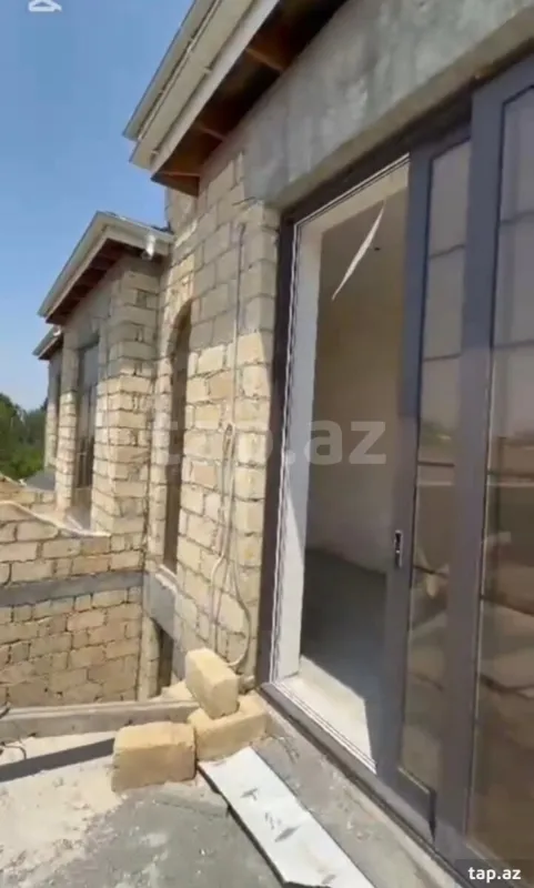 Satılır 12 otaqlı həyət evi 600 m²