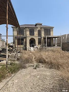 Satılır 12 otaqlı həyət evi 600 m² — Gəncə 12 otaq 600.00 m²