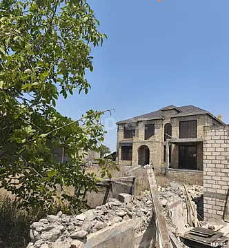 Satılır 12 otaqlı həyət evi 600 m²