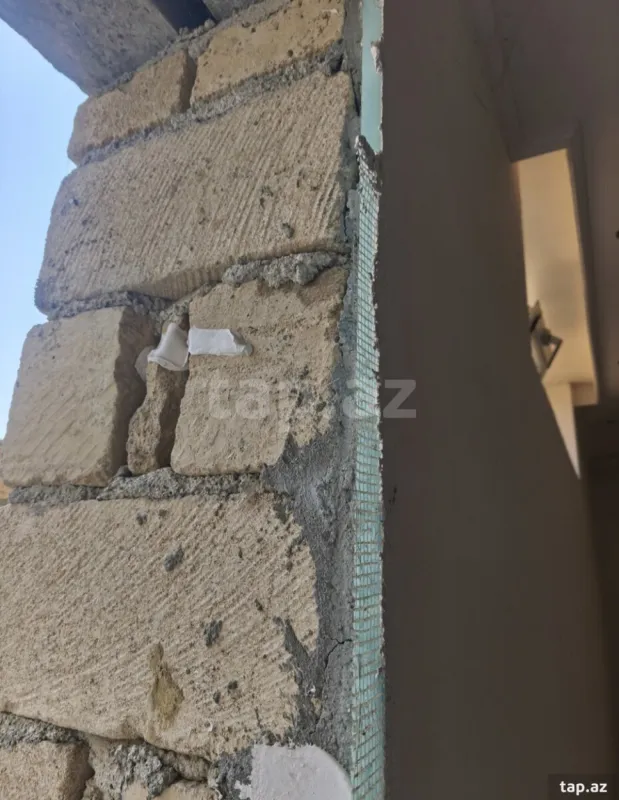 Satılır 12 otaqlı həyət evi 600 m²