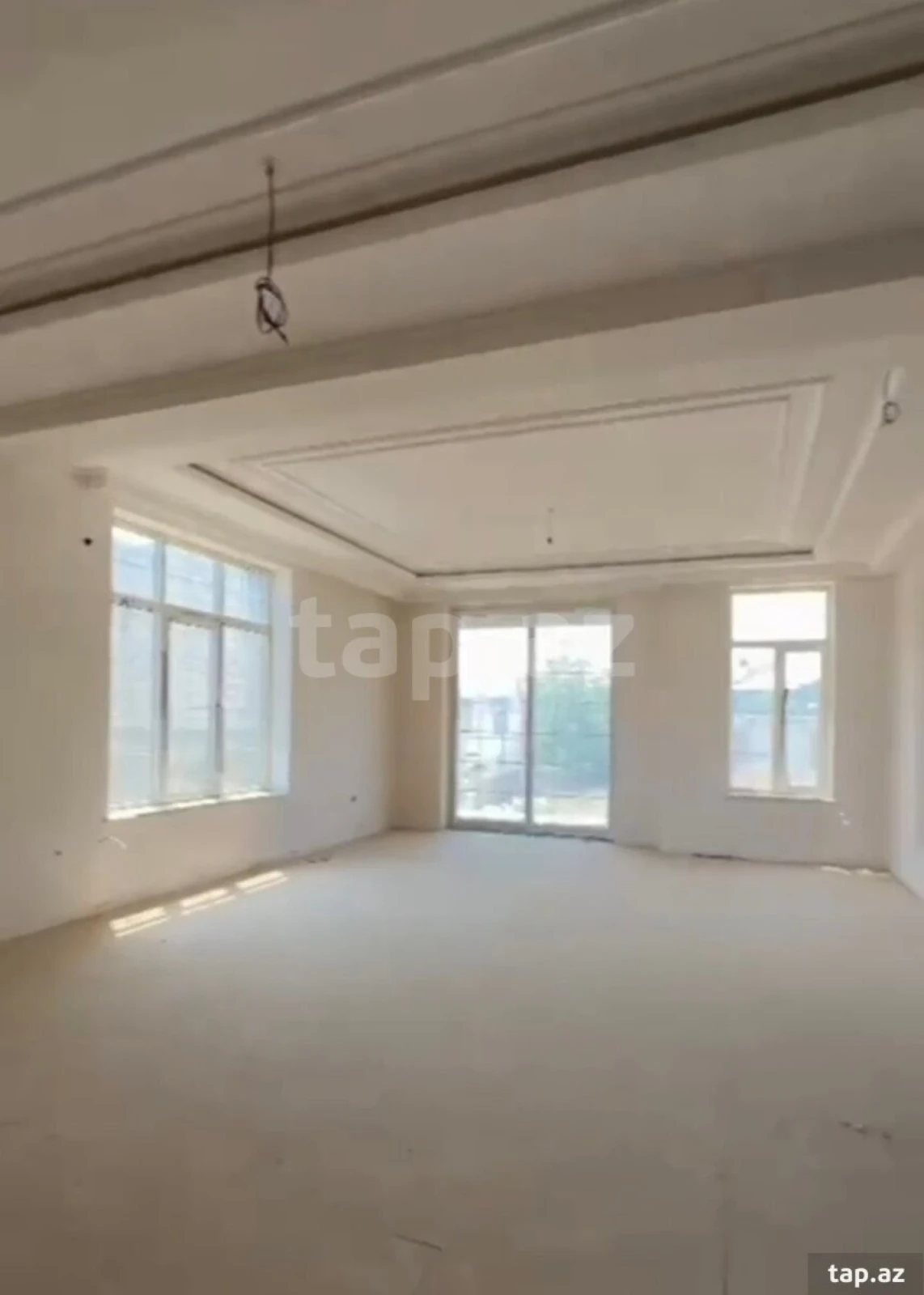 Satılır 12 otaqlı həyət evi 600 m²