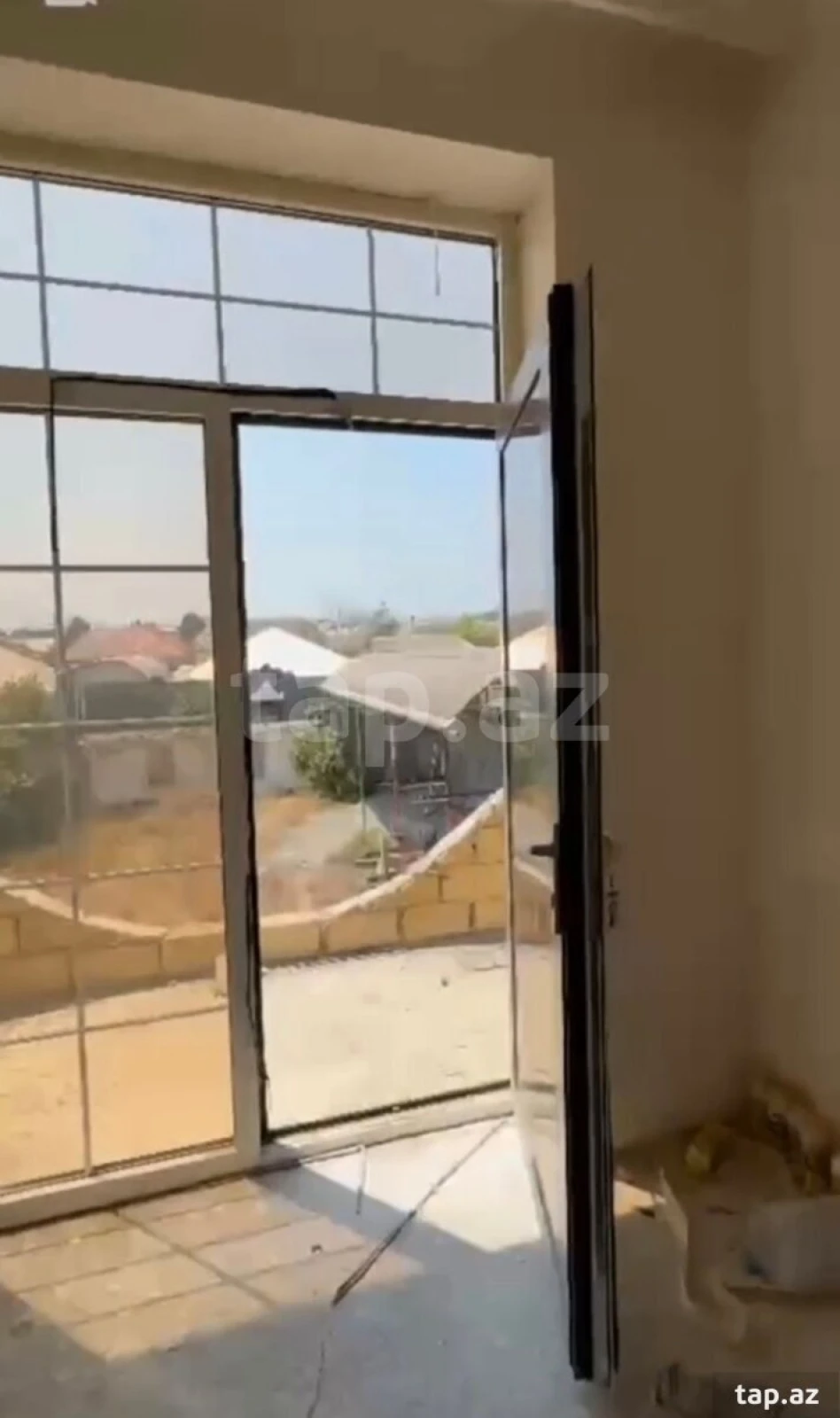 Satılır 12 otaqlı həyət evi 600 m²