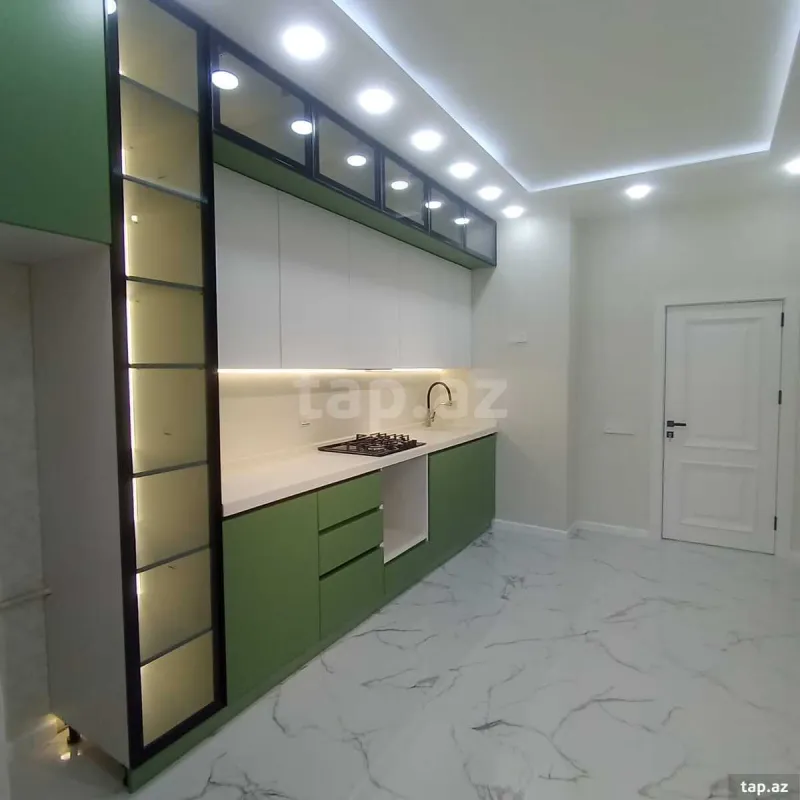 Satılır 3 otaqlı yeni tikili 130 m²