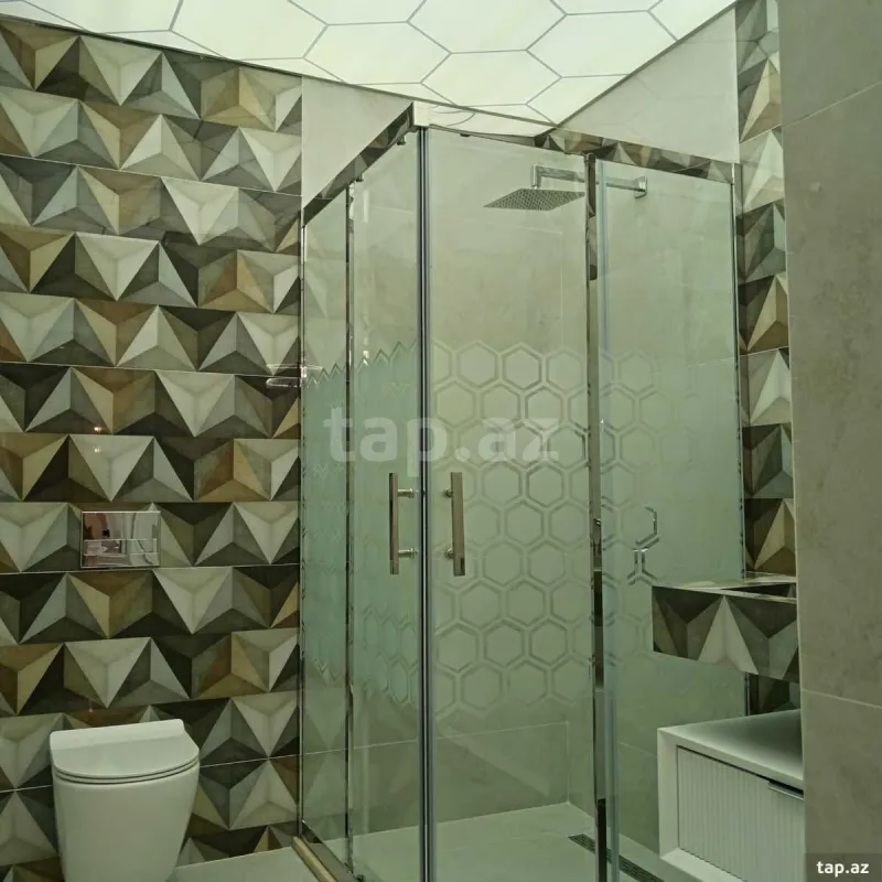 Satılır 3 otaqlı yeni tikili 130 m²