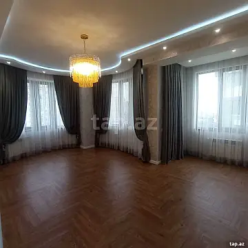 Satılır 3 otaqlı yeni tikili 130 m²