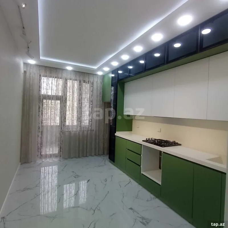 Satılır 3 otaqlı yeni tikili 130 m²