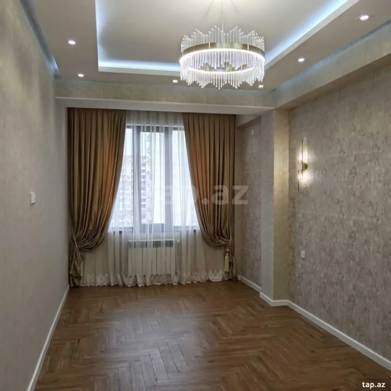 Satılır 3 otaqlı yeni tikili 130 m²