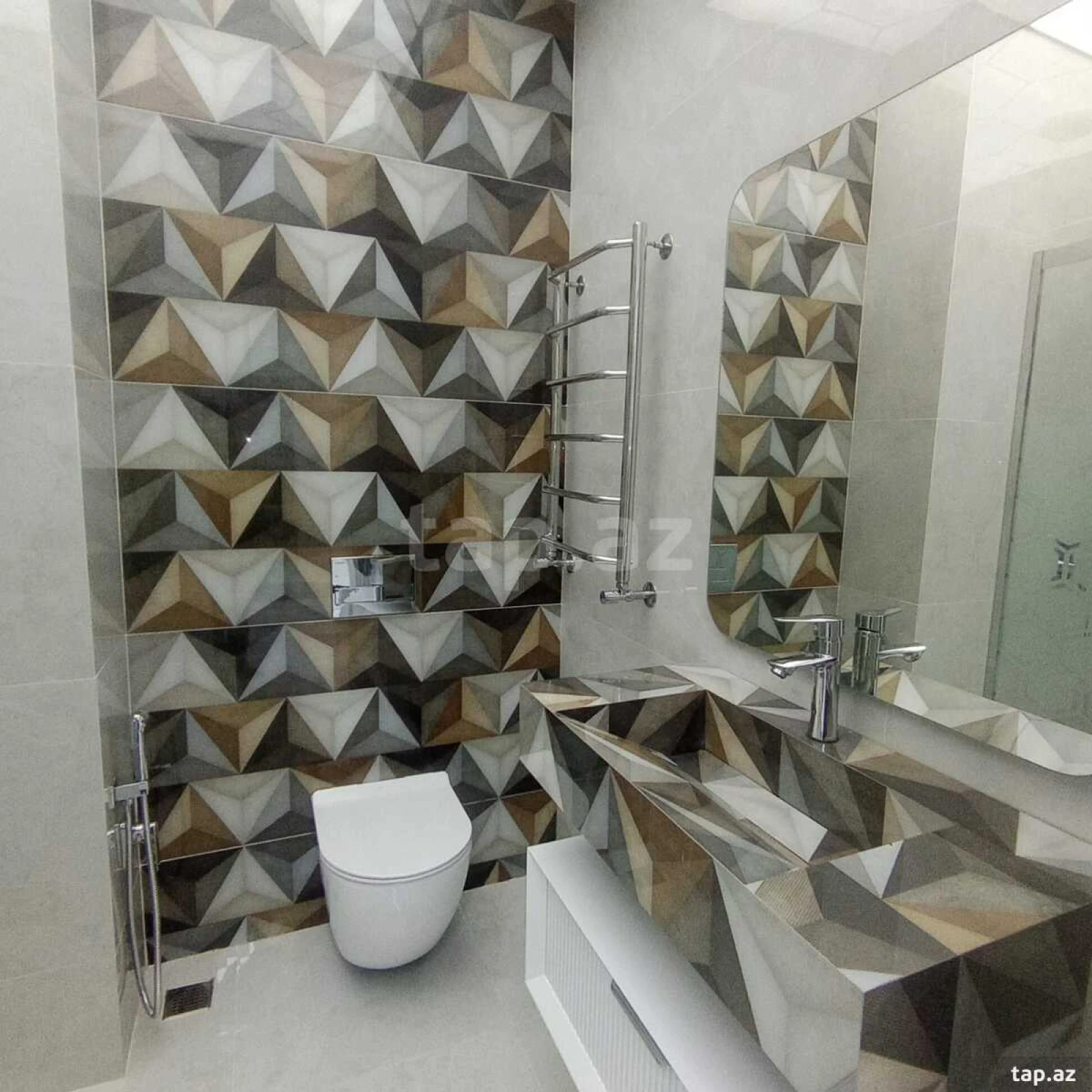 Satılır 3 otaqlı yeni tikili 130 m²