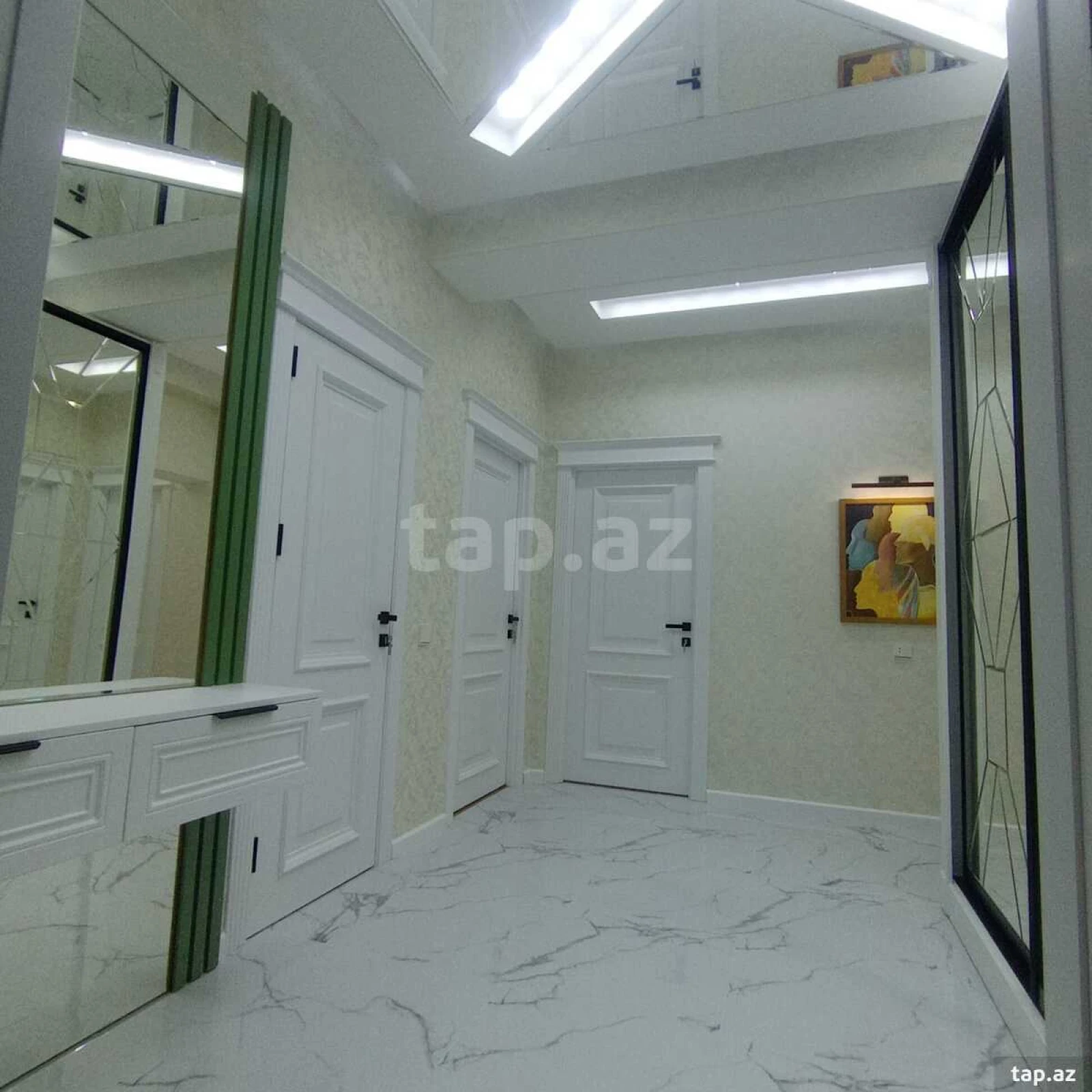 Satılır 3 otaqlı yeni tikili 130 m²