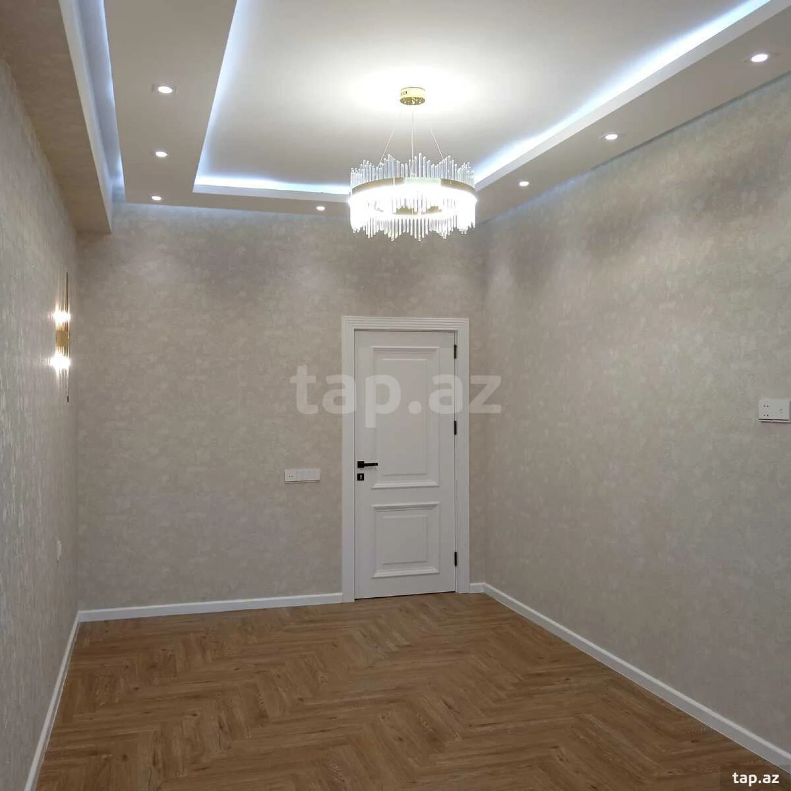 Satılır 3 otaqlı yeni tikili 130 m²