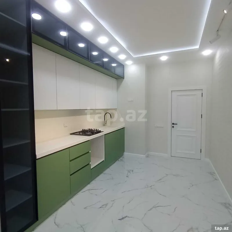 Satılır 3 otaqlı yeni tikili 130 m²