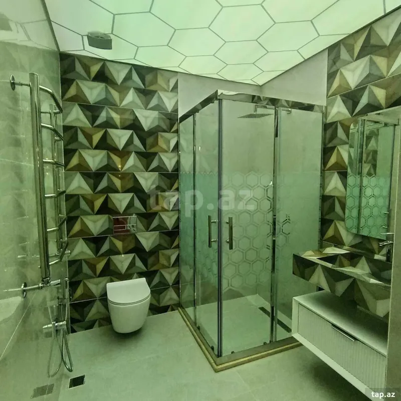 Satılır 3 otaqlı yeni tikili 130 m²