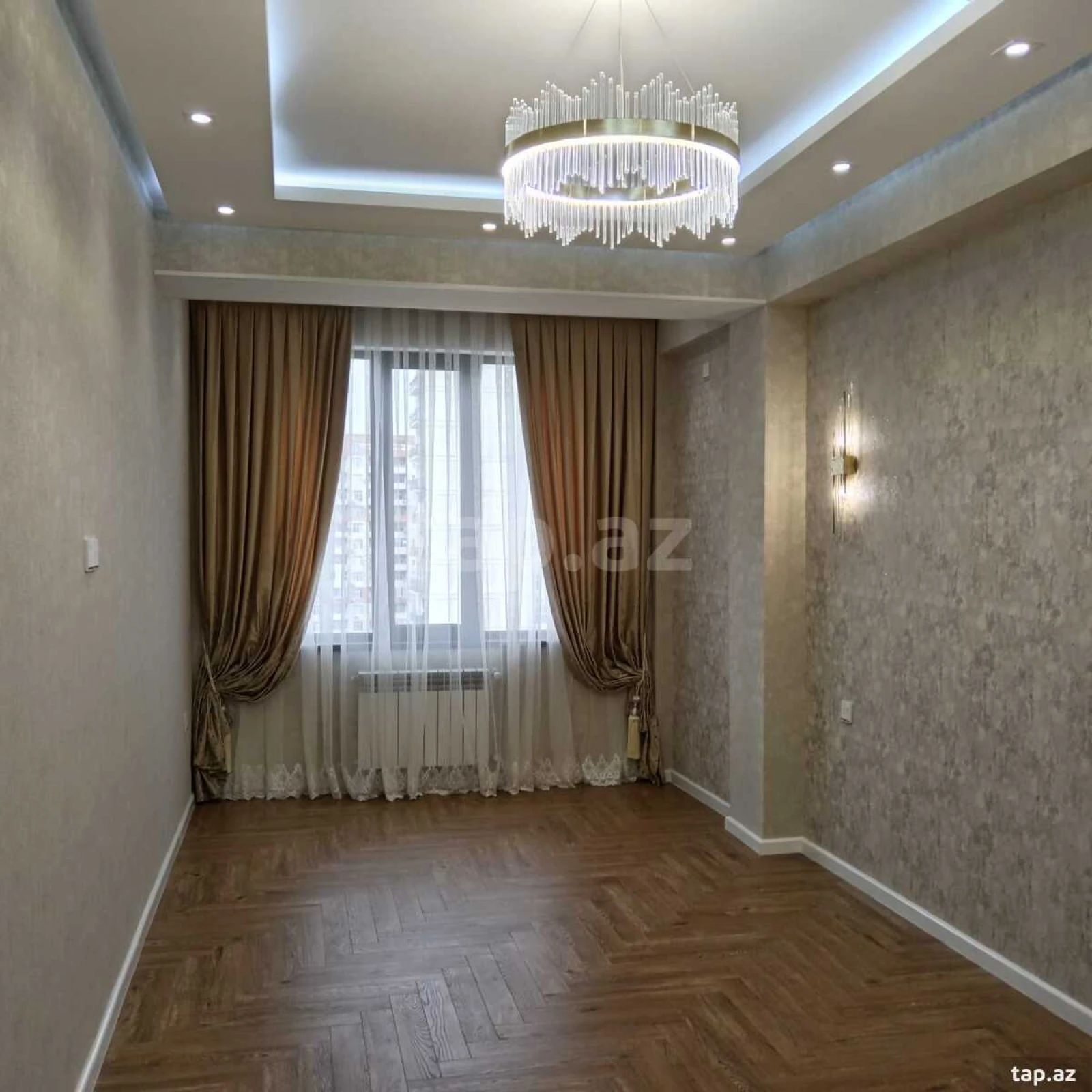 Satılır 3 otaqlı yeni tikili 130 m²