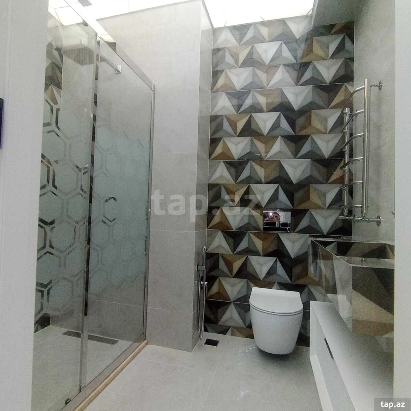 Satılır 3 otaqlı yeni tikili 130 m²