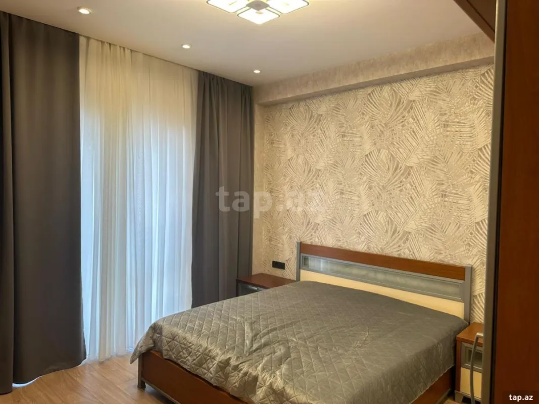 Kirayə verilir 3 otaqlı yeni tikili 95 m²