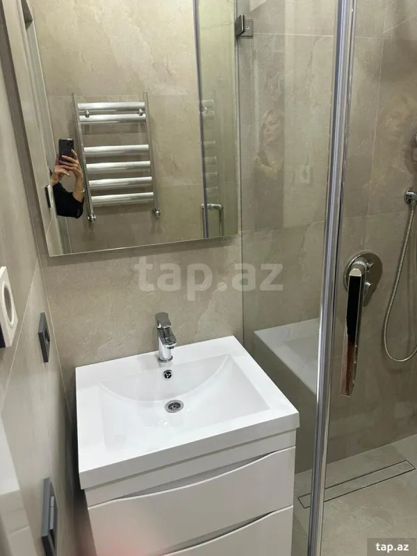 Kirayə verilir 3 otaqlı yeni tikili 95 m²