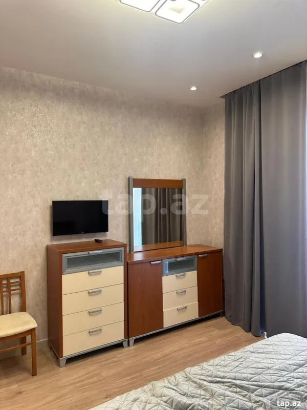 Kirayə verilir 3 otaqlı yeni tikili 95 m²