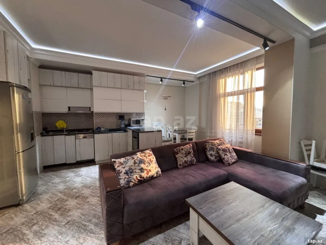 Kirayə verilir 3 otaqlı yeni tikili 120 m²