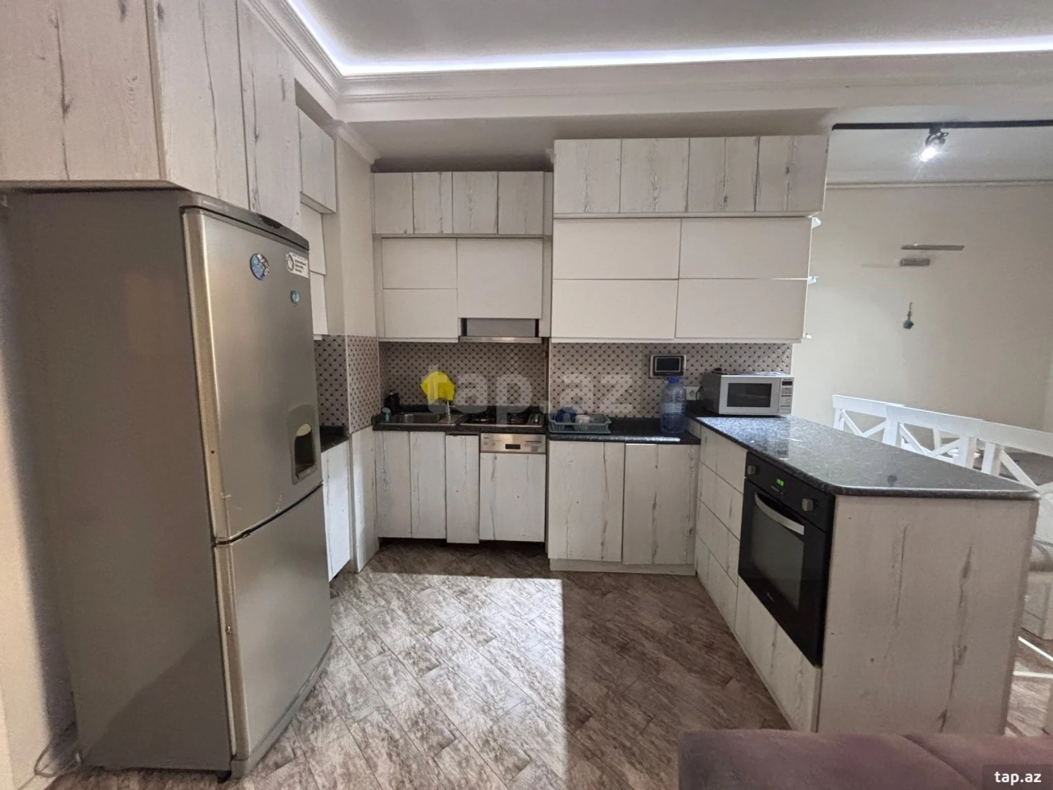 Kirayə verilir 3 otaqlı yeni tikili 120 m²