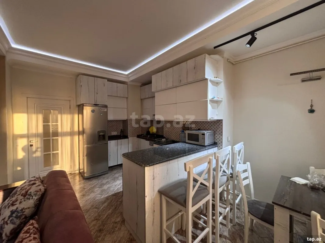 Kirayə verilir 3 otaqlı yeni tikili 120 m²