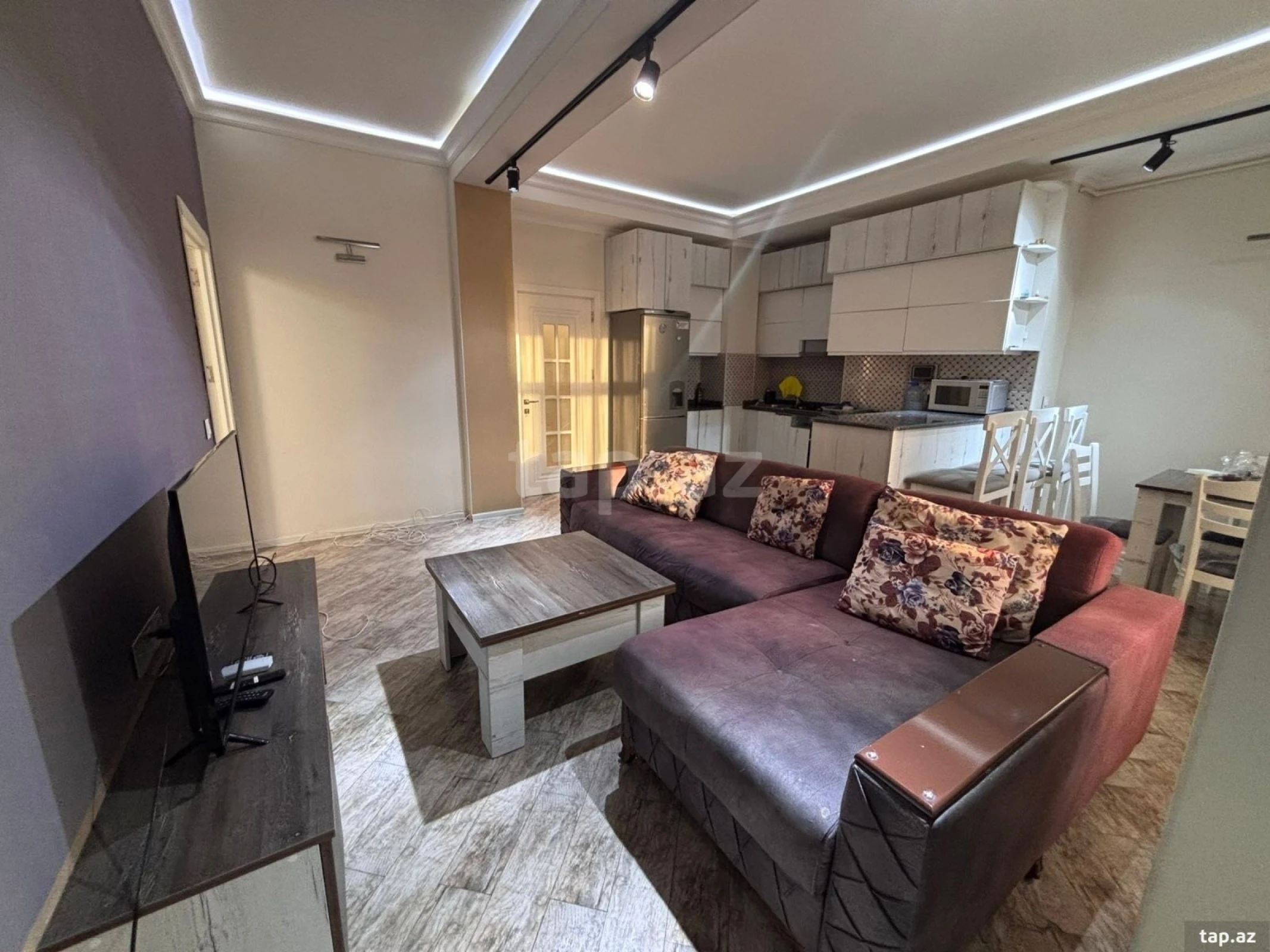 Kirayə verilir 3 otaqlı yeni tikili 120 m²