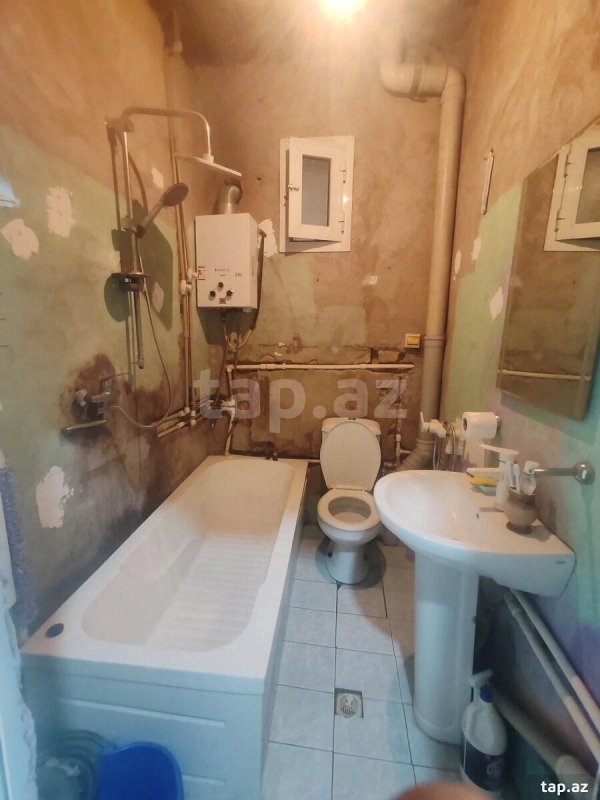 Satılır 4 otaqlı həyət evi