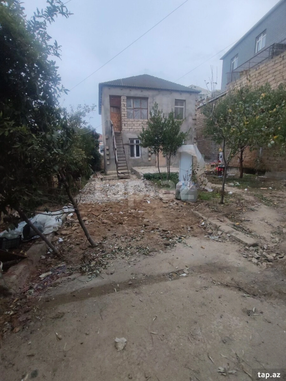 Satılır 4 otaqlı həyət evi