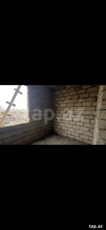 Satılır 18 otaqlı həyət evi