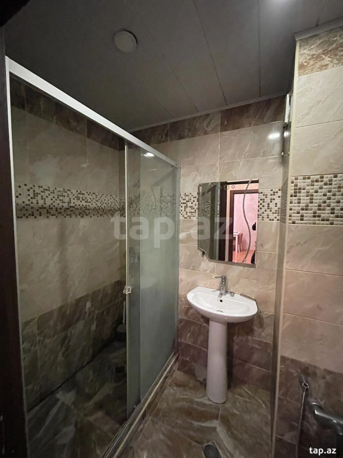 Kirayə verilir 2 otaqlı yeni tikili 60 m²