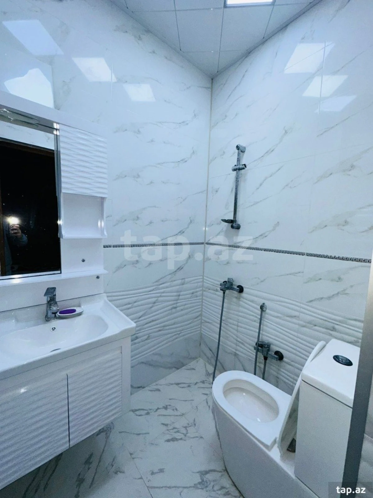 Kirayə verilir 6 otaqlı həyət evi