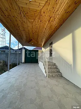 Satılır 8 otaqlı həyət evi