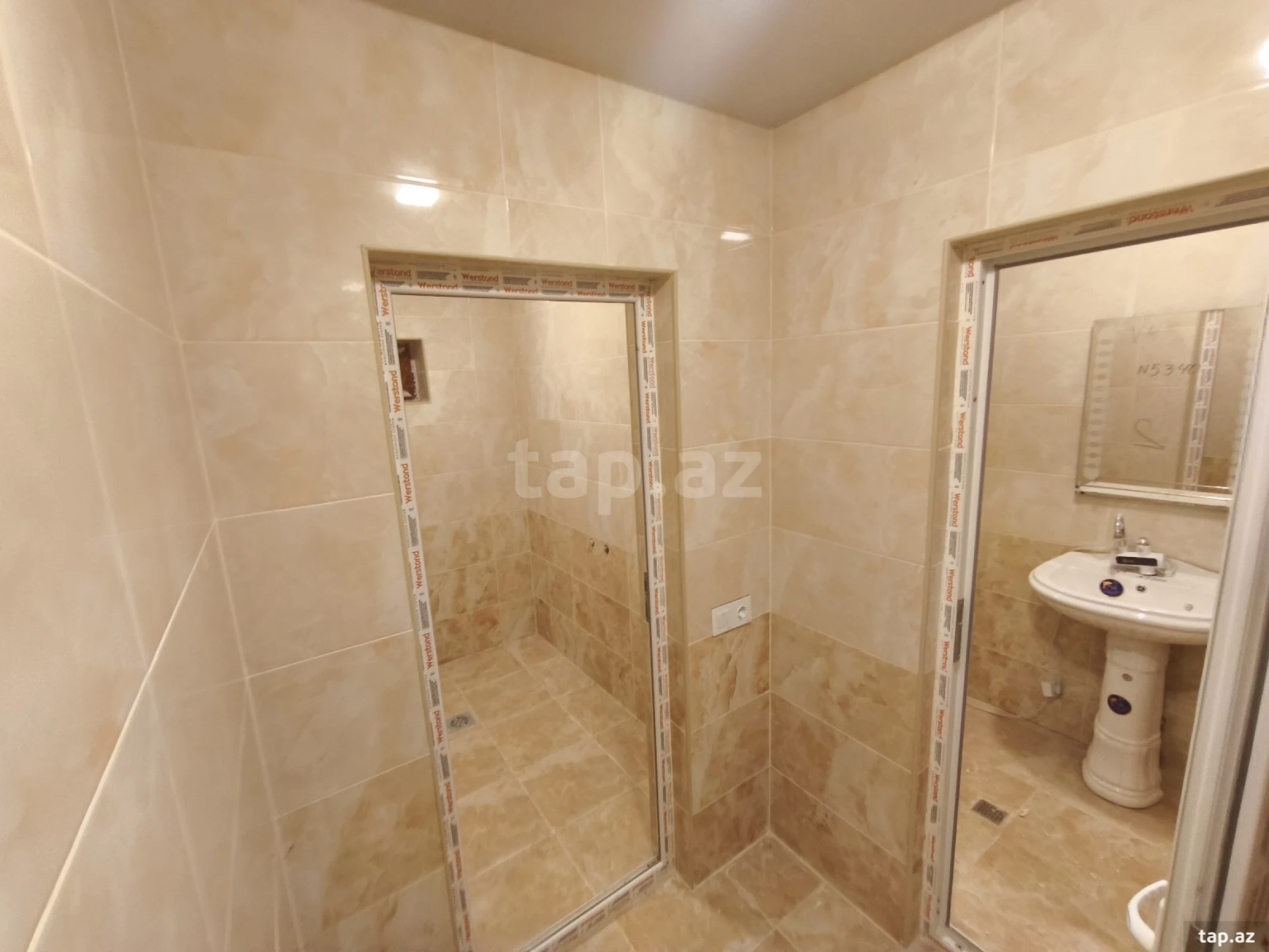 Satılır 8 otaqlı həyət evi