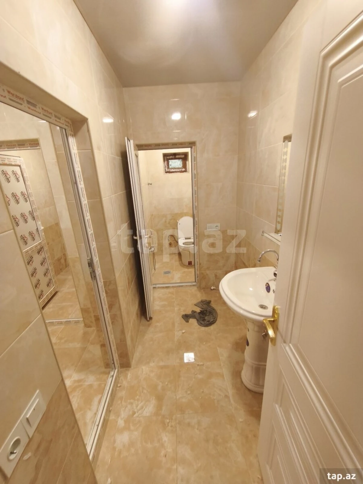 Satılır 8 otaqlı həyət evi