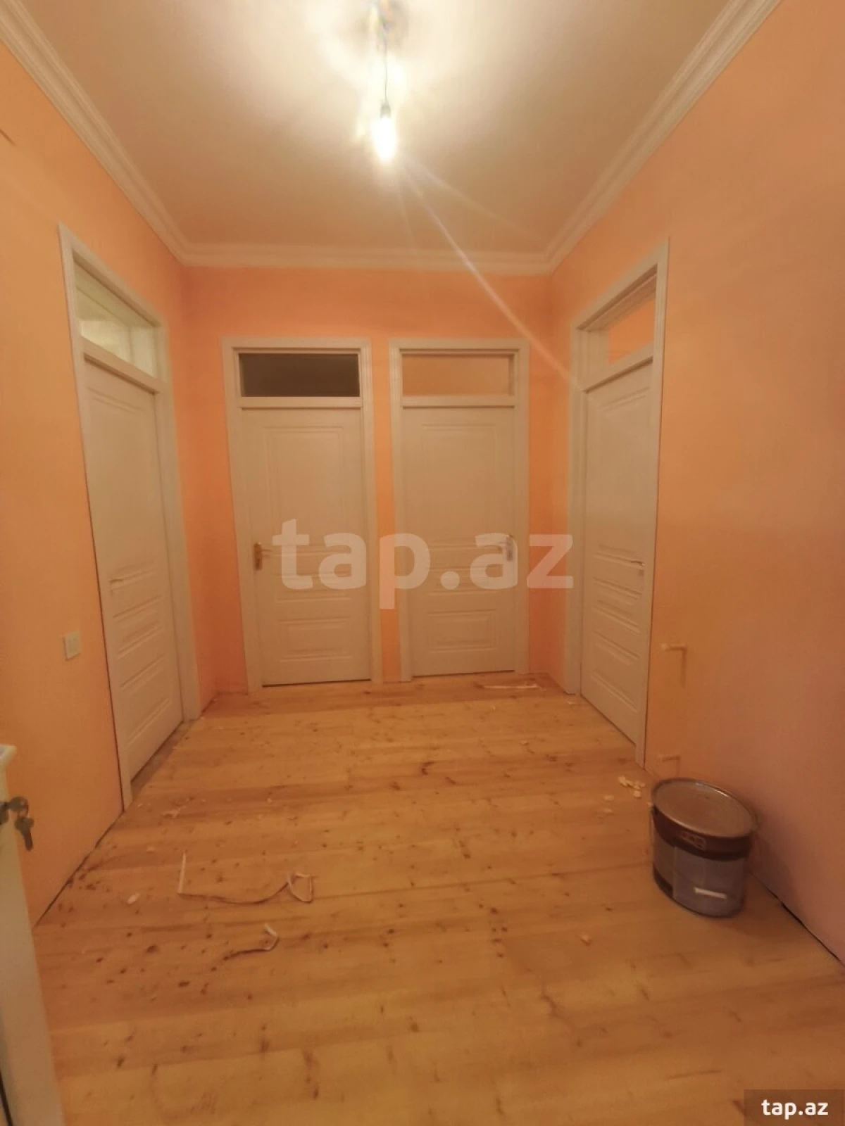 Satılır 8 otaqlı həyət evi