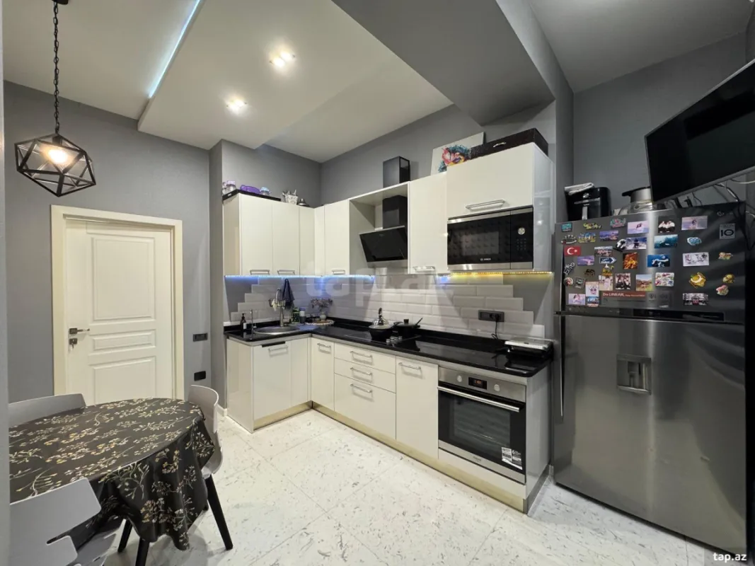 Satılır 2 otaqlı yeni tikili 75 m²