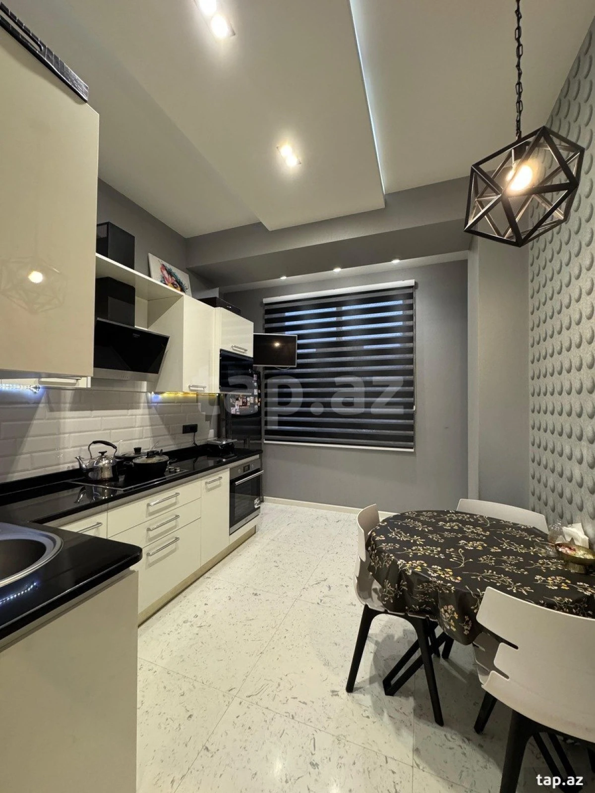 Satılır 2 otaqlı yeni tikili 75 m²