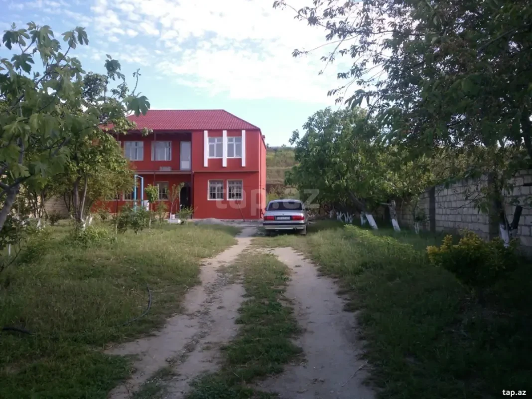 Satılır 5 otaqlı həyət evi 226 m²