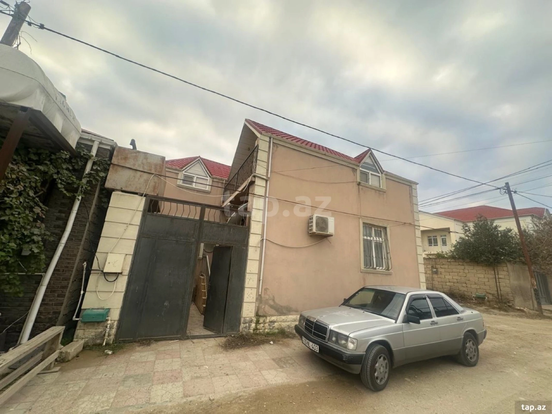 Satılır 3 otaqlı həyət evi